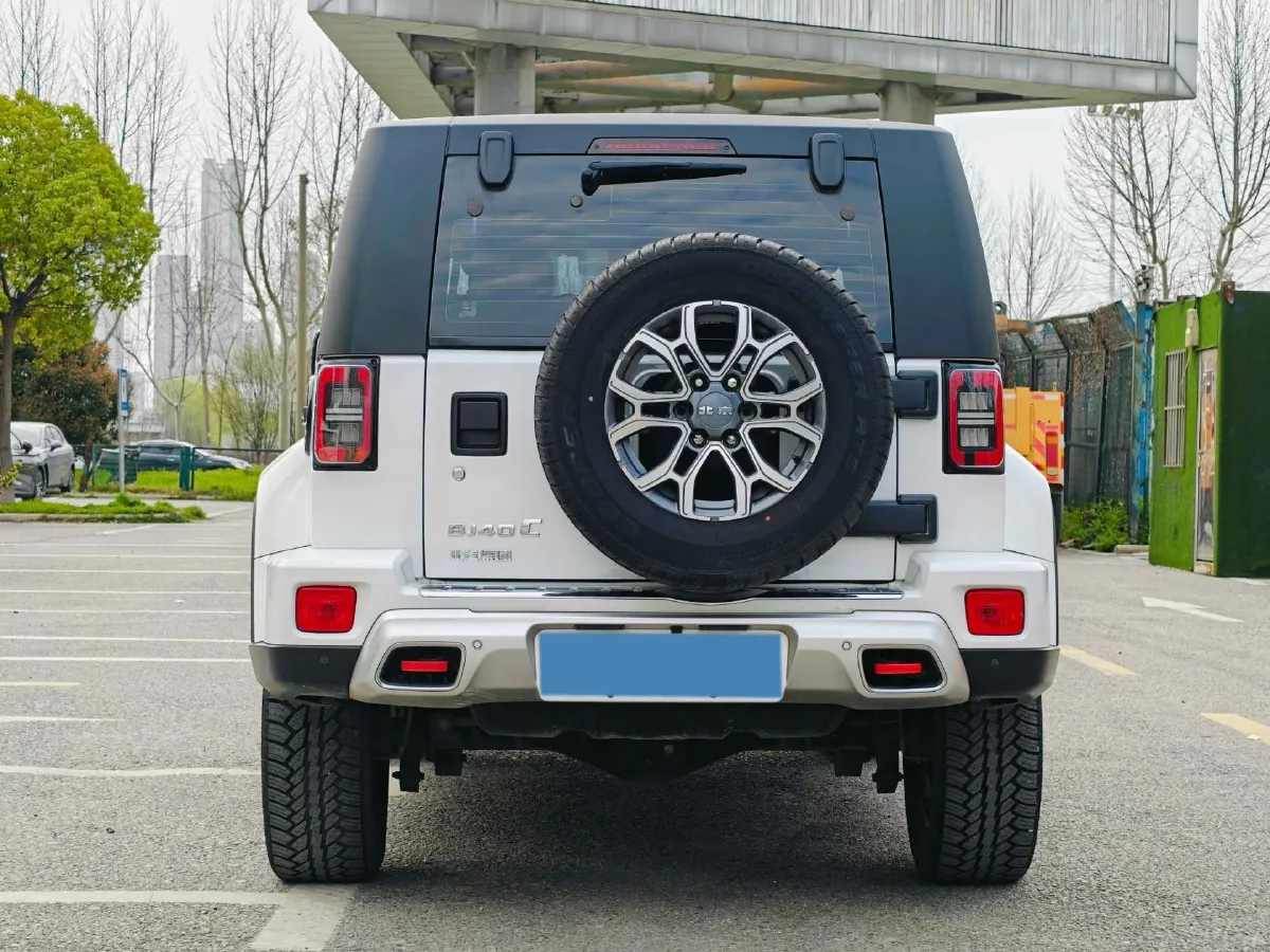 2023 Beijing BJ40 2.0T 224HP L4 8AT,autocango,china used car exporter,china ev exporter,chinese used car exporter,chinese used ev exporter