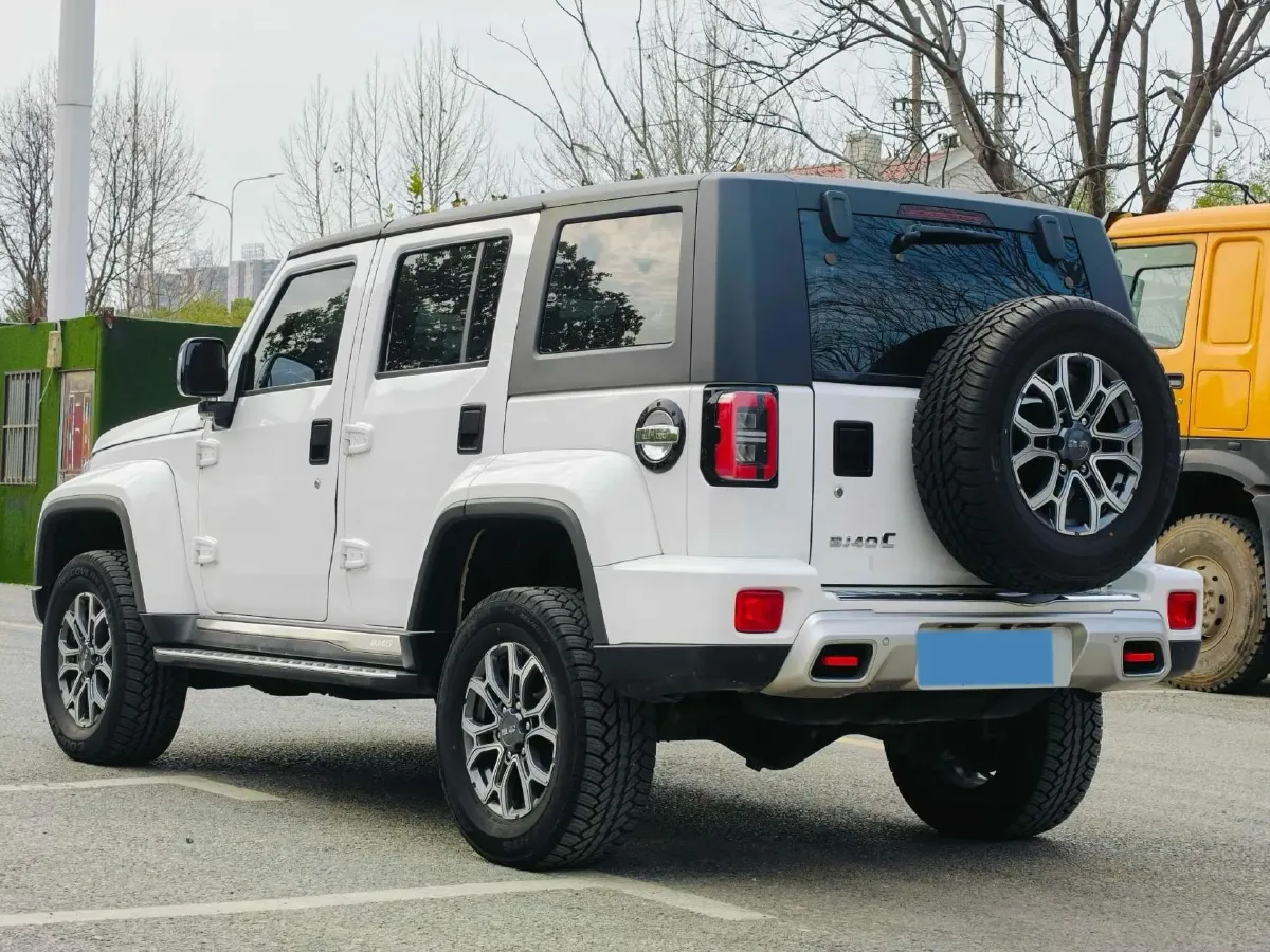2023 Beijing BJ40 2.0T 224HP L4 8AT,autocango,china used car exporter,china ev exporter,chinese used car exporter,chinese used ev exporter