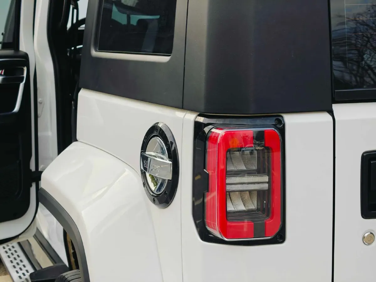 2023 Beijing BJ40 2.0T 224HP L4 8AT,autocango,china used car exporter,china ev exporter,chinese used car exporter,chinese used ev exporter