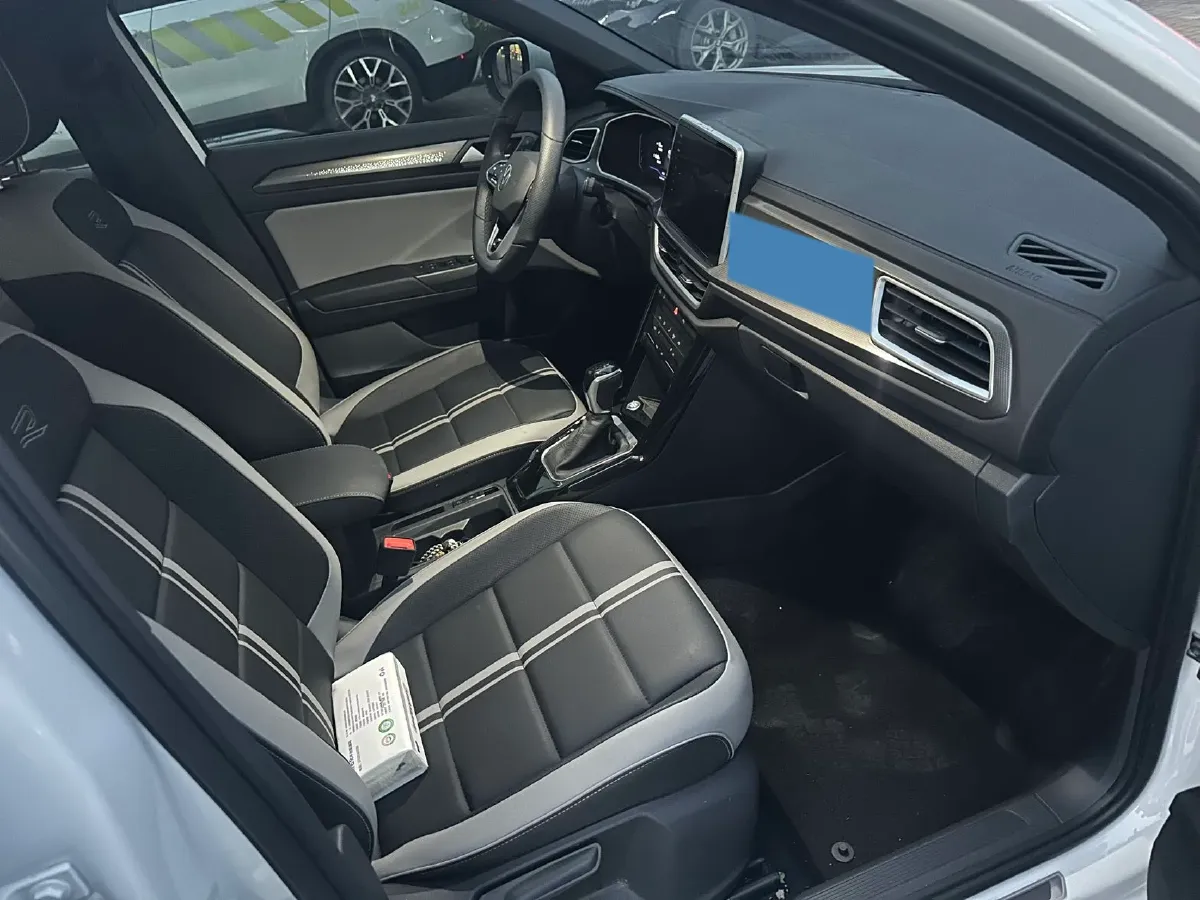 2024 Volkswagen T-Roc 1.5T 160HP L4 7DCT,autocango,china used car exporter,china ev exporter,chinese used car exporter,chinese used ev exporter