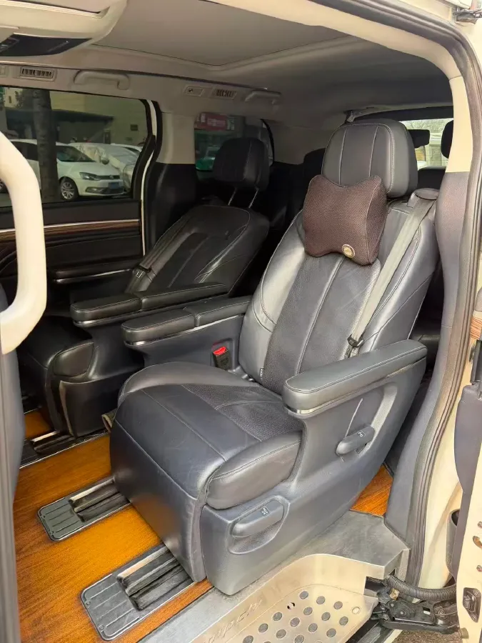 2021 GAC Trumpchi M8 2.0T 252HP L4 8AT,autocango,china used car exporter,china ev exporter,chinese used car exporter,chinese used ev exporter