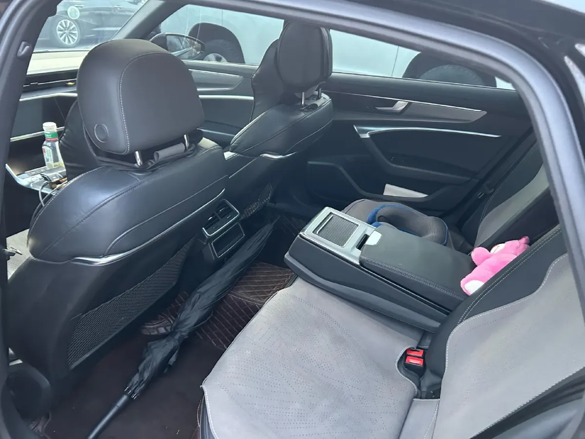 2020 Audi A6L 2.0T 190HP L4 7DCT,autocango,china used car exporter,china ev exporter,chinese used car exporter,chinese used ev exporter