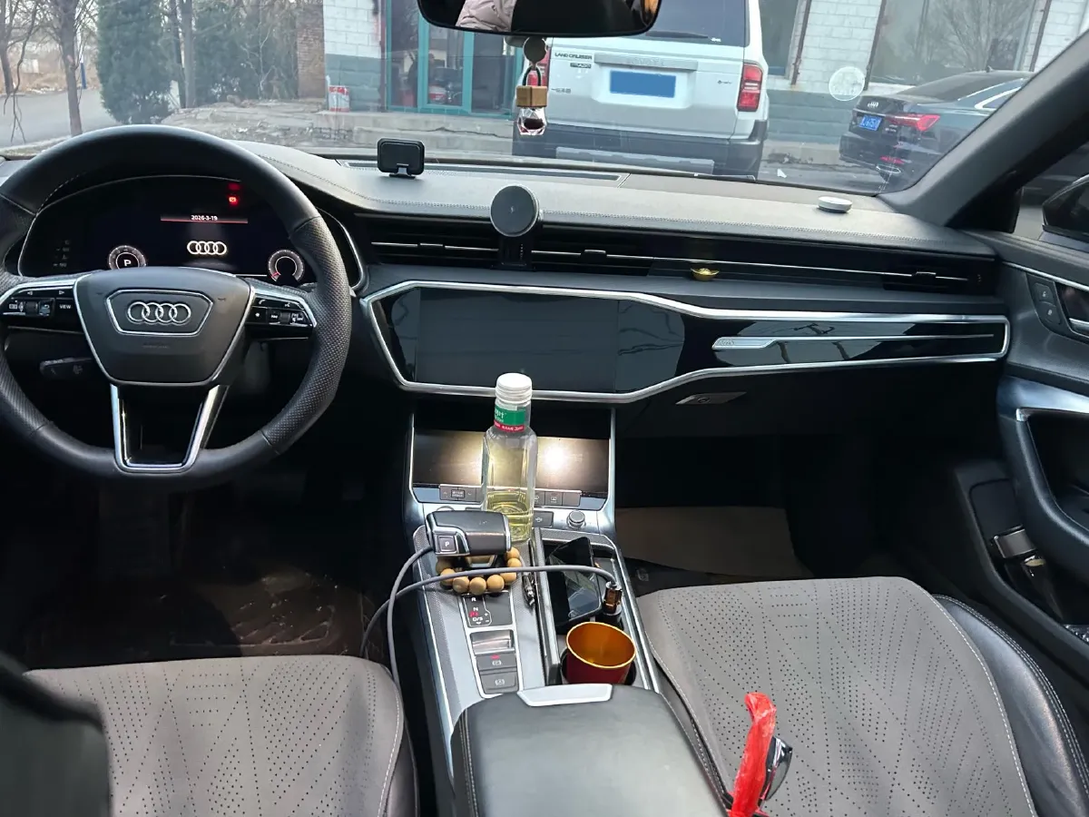 2020 Audi A6L 2.0T 190HP L4 7DCT,autocango,china used car exporter,china ev exporter,chinese used car exporter,chinese used ev exporter