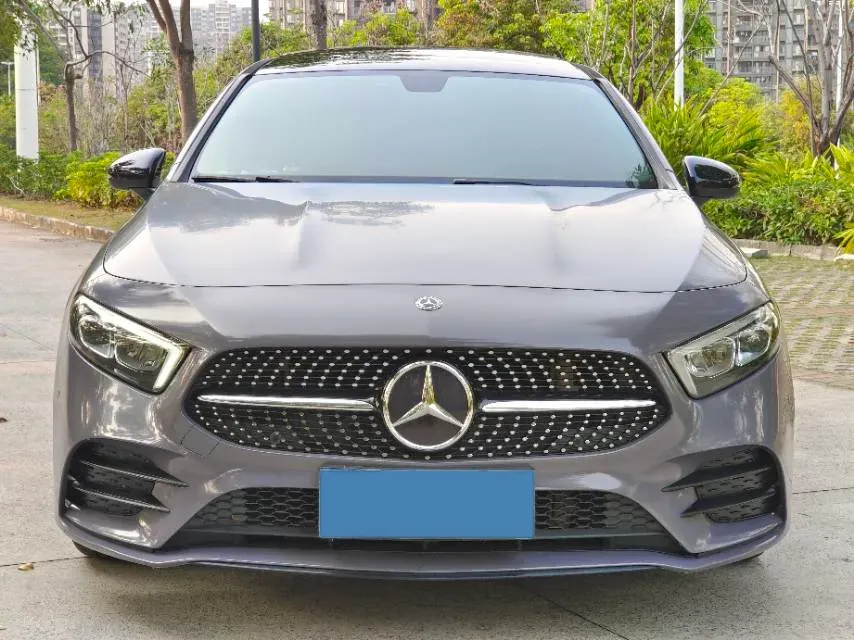 2020 Mercedes-Benz A Class 2.0T 190HP L4 7DCT,autocango,china used car exporter,china ev exporter,chinese used car exporter,chinese used ev exporter