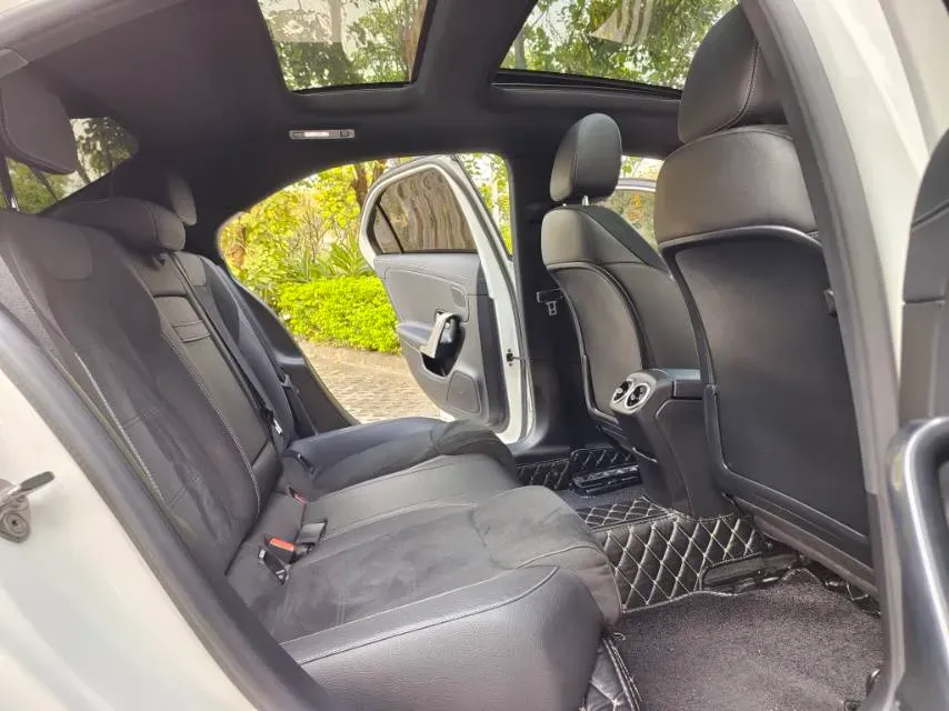 2020 Mercedes-Benz A Class 2.0T 190HP L4 7DCT,autocango,china used car exporter,china ev exporter,chinese used car exporter,chinese used ev exporter