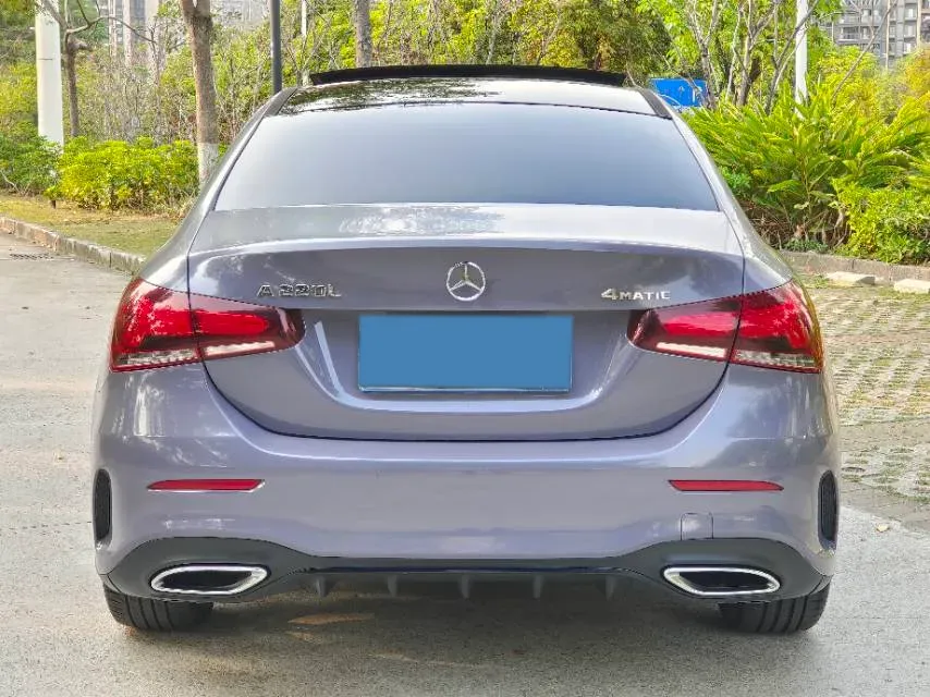 2020 Mercedes-Benz A Class 2.0T 190HP L4 7DCT,autocango,china used car exporter,china ev exporter,chinese used car exporter,chinese used ev exporter