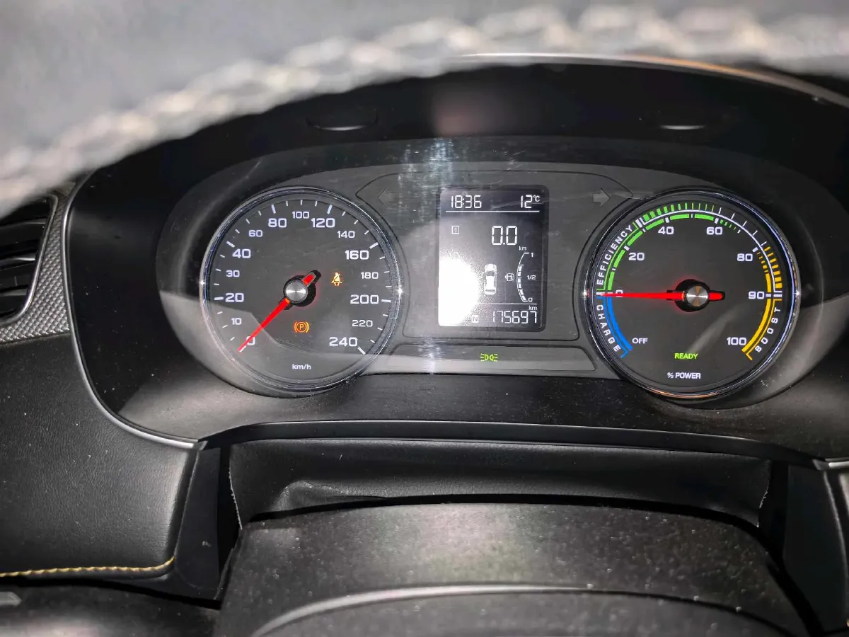 2020 Roewe i6 MAX 1.5T 169HP L4 AMT PHEV,autocango,china used car exporter,china ev exporter,chinese used car exporter,chinese used ev exporter