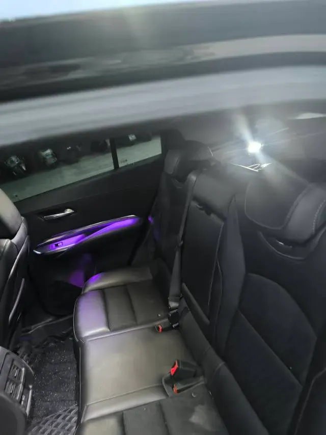 2022 Cadillac XT4 2.0T 237HP L4 9AT,autocango,china used car exporter,china ev exporter,chinese used car exporter,chinese used ev exporter