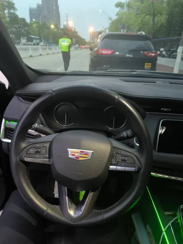 2022 Cadillac XT4 2.0T 237HP L4 9AT,autocango,china used car exporter,china ev exporter,chinese used car exporter,chinese used ev exporter