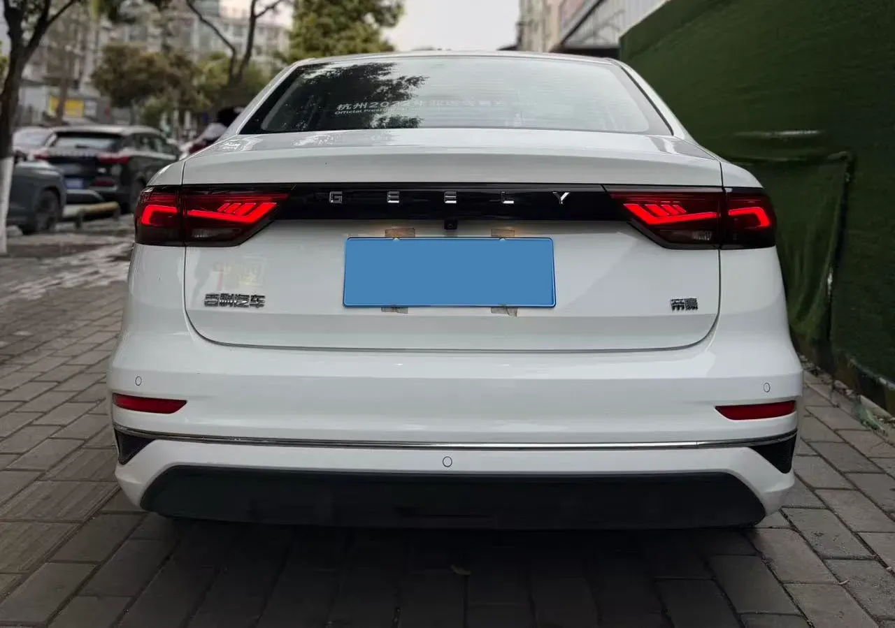 2022 Geely Emgrand 1.5L 114HP L4 5MT,autocango,china used car exporter,china ev exporter,chinese used car exporter,chinese used ev exporter