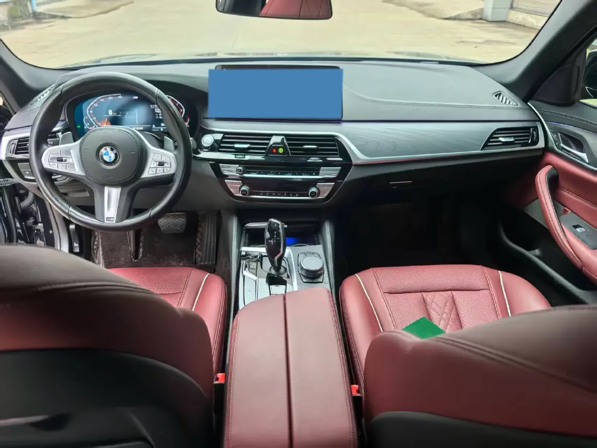 2022 BMW 5 Series 2.0T 252HP L4 8AT,autocango,china used car exporter,china ev exporter,chinese used car exporter,chinese used ev exporter