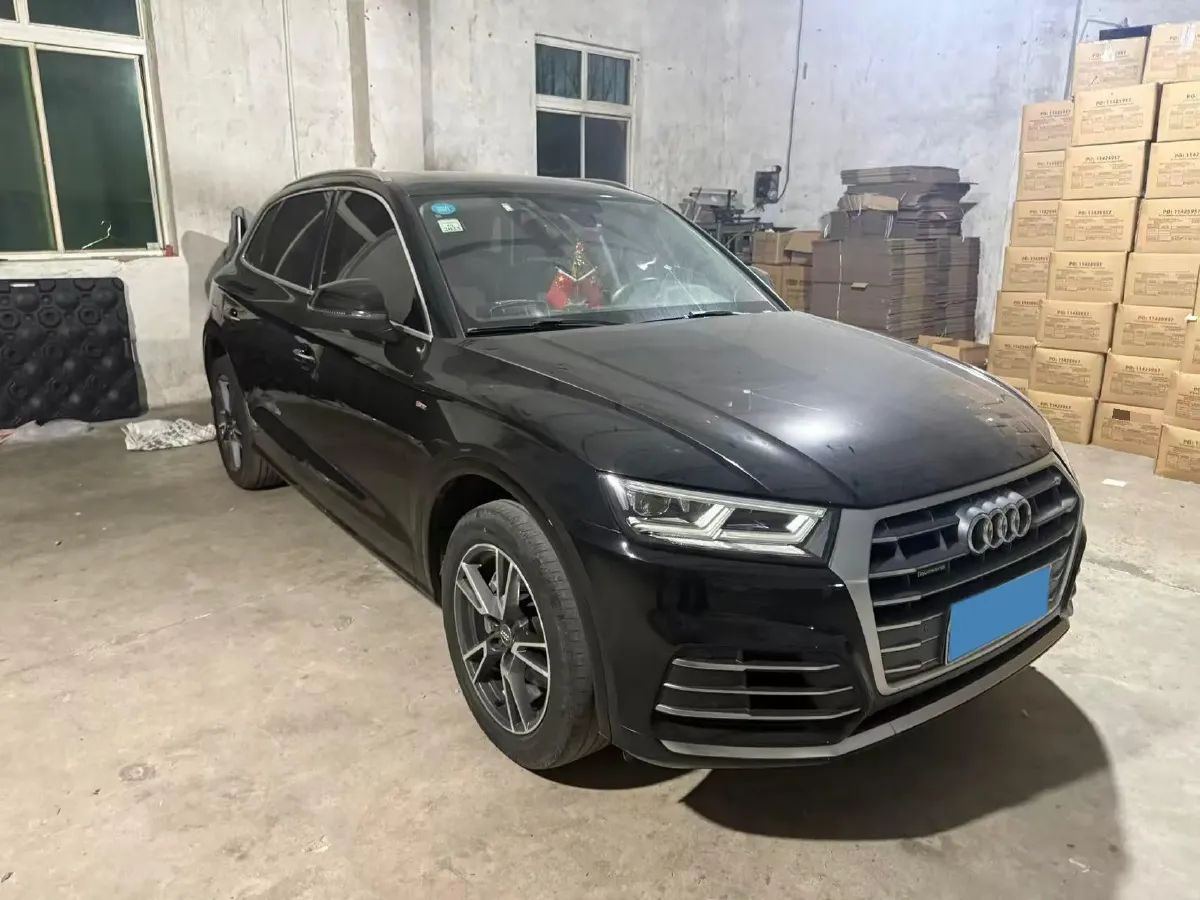 2020 Audi Q5L 2.0T 190HP L4 7DCT,autocango,china used car exporter,china ev exporter,chinese used car exporter,chinese used ev exporter