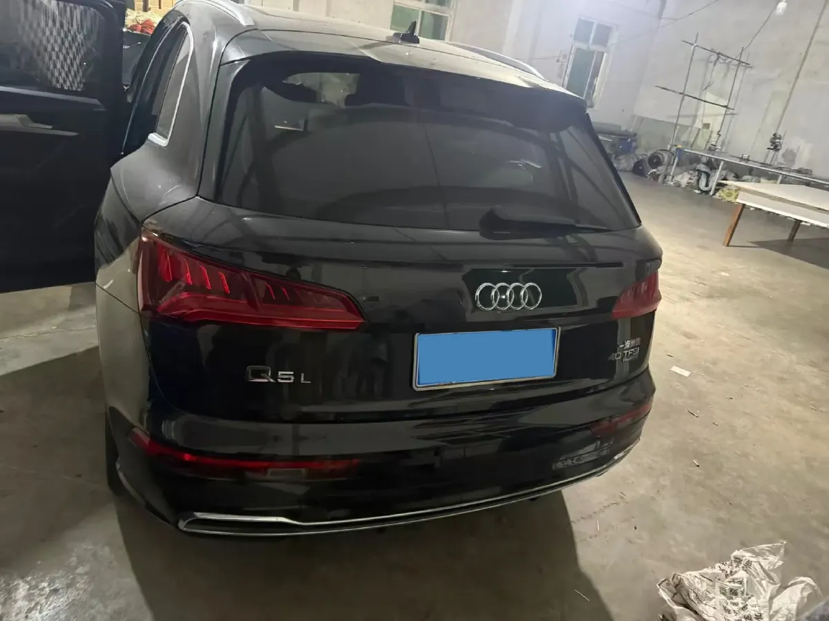 2020 Audi Q5L 2.0T 190HP L4 7DCT,autocango,china used car exporter,china ev exporter,chinese used car exporter,chinese used ev exporter