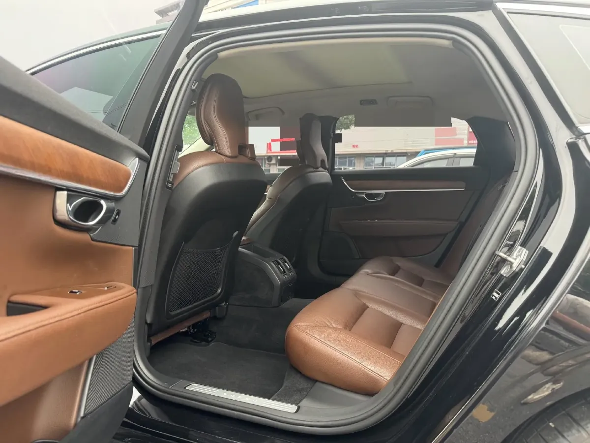 2019 Infiniti Q70 2.0T 211HP L4 7AT,autocango,china used car exporter,china ev exporter,chinese used car exporter,chinese used ev exporter
