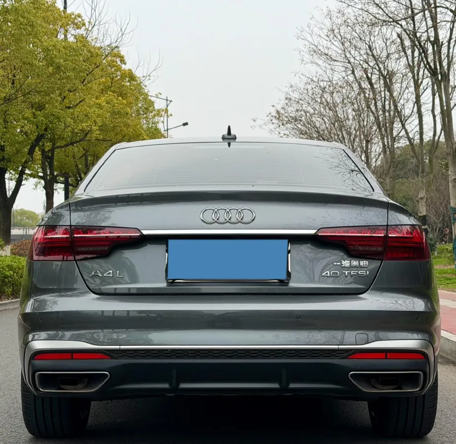 2021 Audi A4L 2.0T 190HP L4 7DCT,autocango,china used car exporter,china ev exporter,chinese used car exporter,chinese used ev exporter