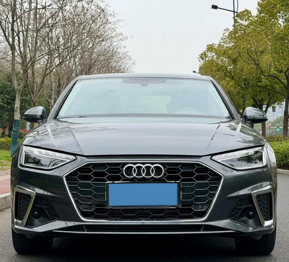 2021 Audi A4L 2.0T 190HP L4 7DCT,autocango,china used car exporter,china ev exporter,chinese used car exporter,chinese used ev exporter