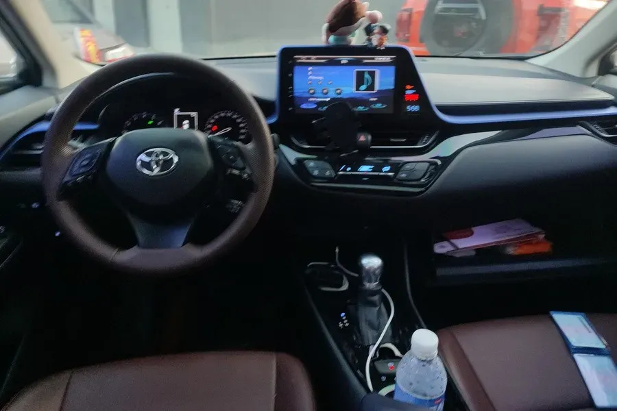 2020 Toyota C-HR 2.0L 171HP L4 CVT,autocango,china used car exporter,china ev exporter,chinese used car exporter,chinese used ev exporter