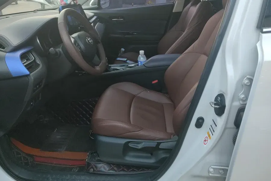 2020 Toyota C-HR 2.0L 171HP L4 CVT,autocango,china used car exporter,china ev exporter,chinese used car exporter,chinese used ev exporter