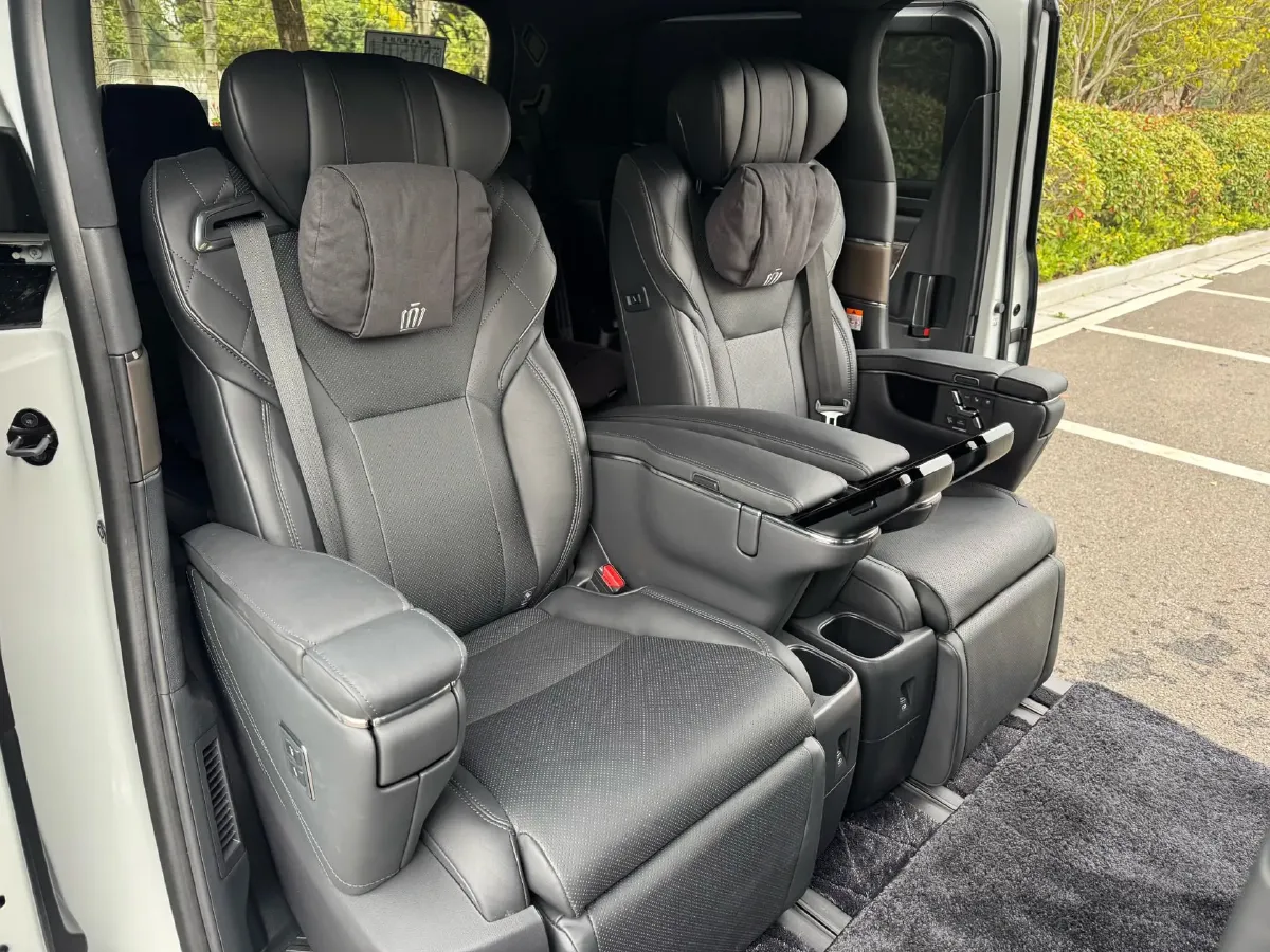 2024 Toyota Vellfire 2.5L 190HP L4 E-CVT Hybrid,autocango,china used car exporter,china ev exporter,chinese used car exporter,chinese used ev exporter