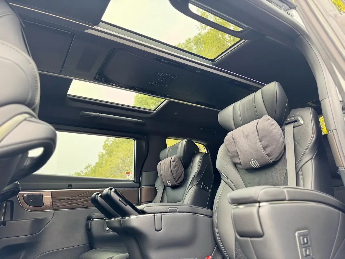 2024 Toyota Vellfire 2.5L 190HP L4 E-CVT Hybrid,autocango,china used car exporter,china ev exporter,chinese used car exporter,chinese used ev exporter