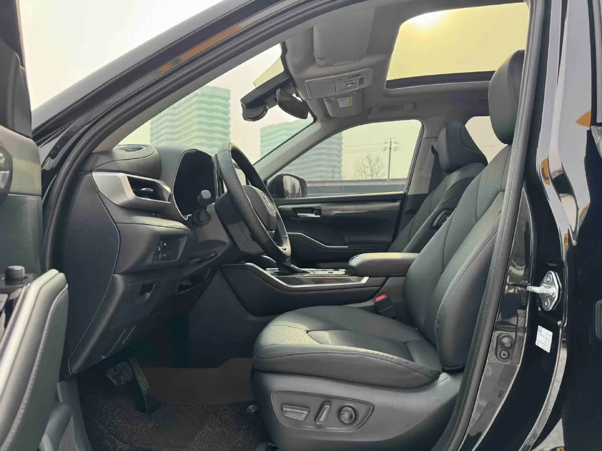 2024 Toyota Highlander 2.5L 189HP L4 E-CVT Hybrid,autocango,china used car exporter,china ev exporter,chinese used car exporter,chinese used ev exporter