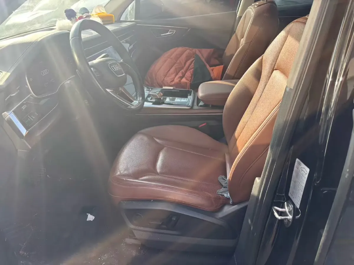 2023 Audi Q7 2.0T 265HP L4 8AT,autocango,china used car exporter,china ev exporter,chinese used car exporter,chinese used ev exporter