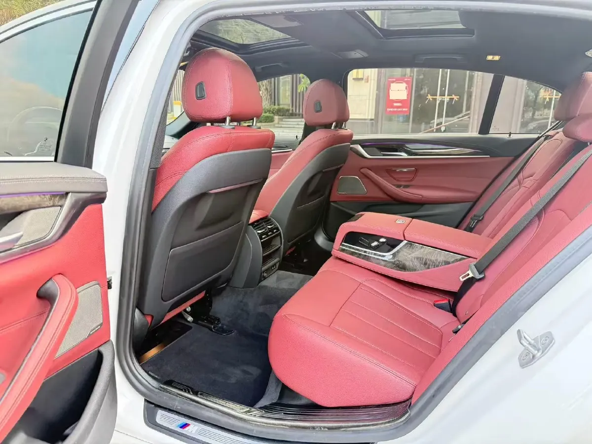 2020 BMW 5 Series 2.0T 252HP L4 8AT,autocango,china used car exporter,china ev exporter,chinese used car exporter,chinese used ev exporter