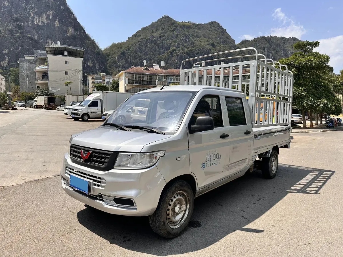 2019 WuLing RongGuang New Truck 1.5L 107HP L4 5MT,autocango,china used car exporter,china ev exporter,chinese used car exporter,chinese used ev exporter