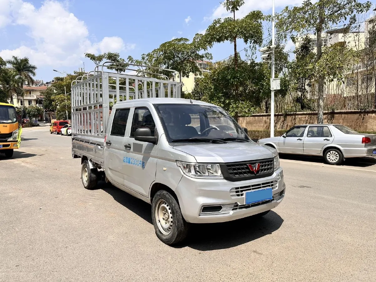 2019 WuLing RongGuang New Truck 1.5L 107HP L4 5MT,autocango,china used car exporter,china ev exporter,chinese used car exporter,chinese used ev exporter