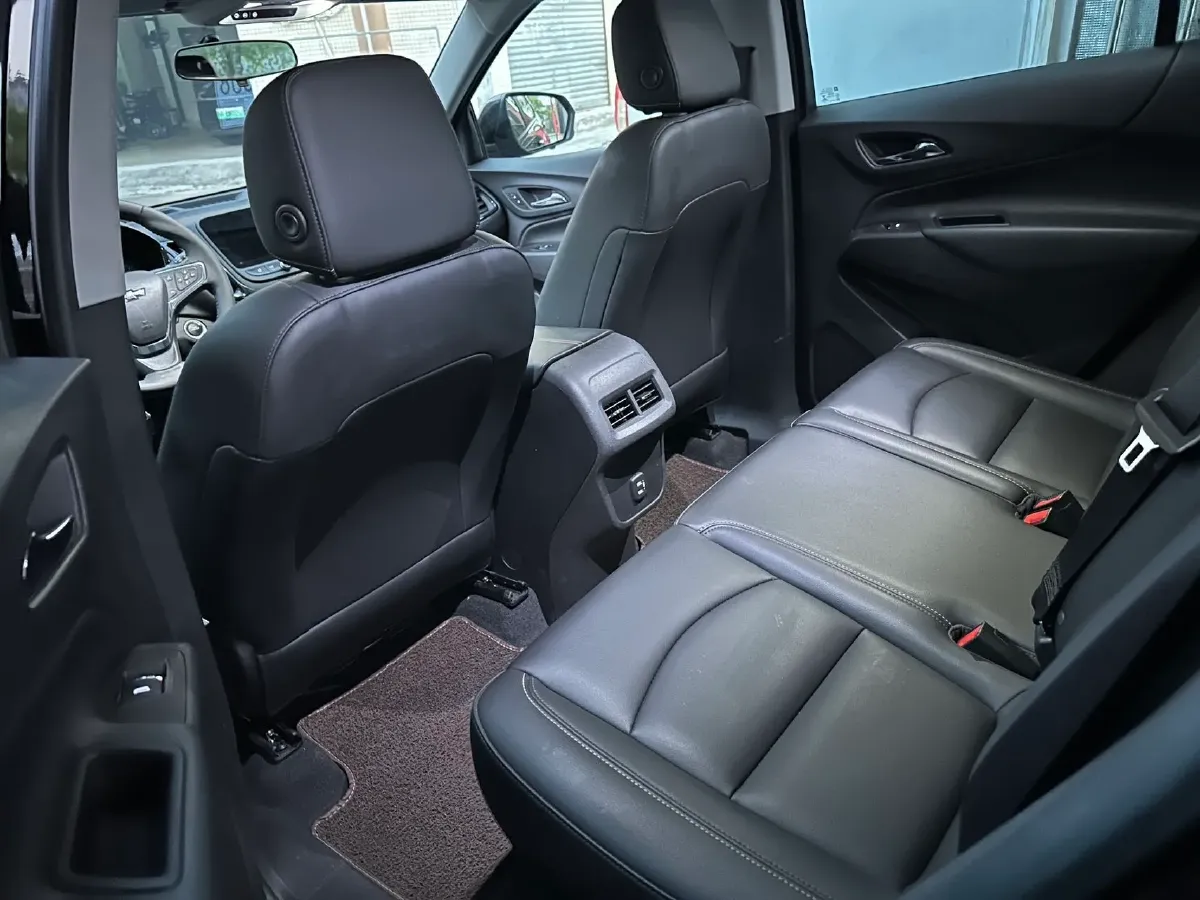 2021 Chevrolet Equinox 1.5T 169HP L4 6AT,autocango,china used car exporter,china ev exporter,chinese used car exporter,chinese used ev exporter