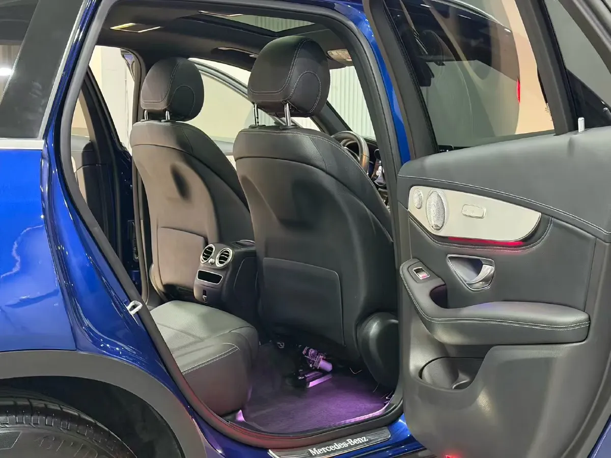 2020 Mercedes-Benz GLC Class 2.0T 197HP L4 9AT,autocango,china used car exporter,china ev exporter,chinese used car exporter,chinese used ev exporter