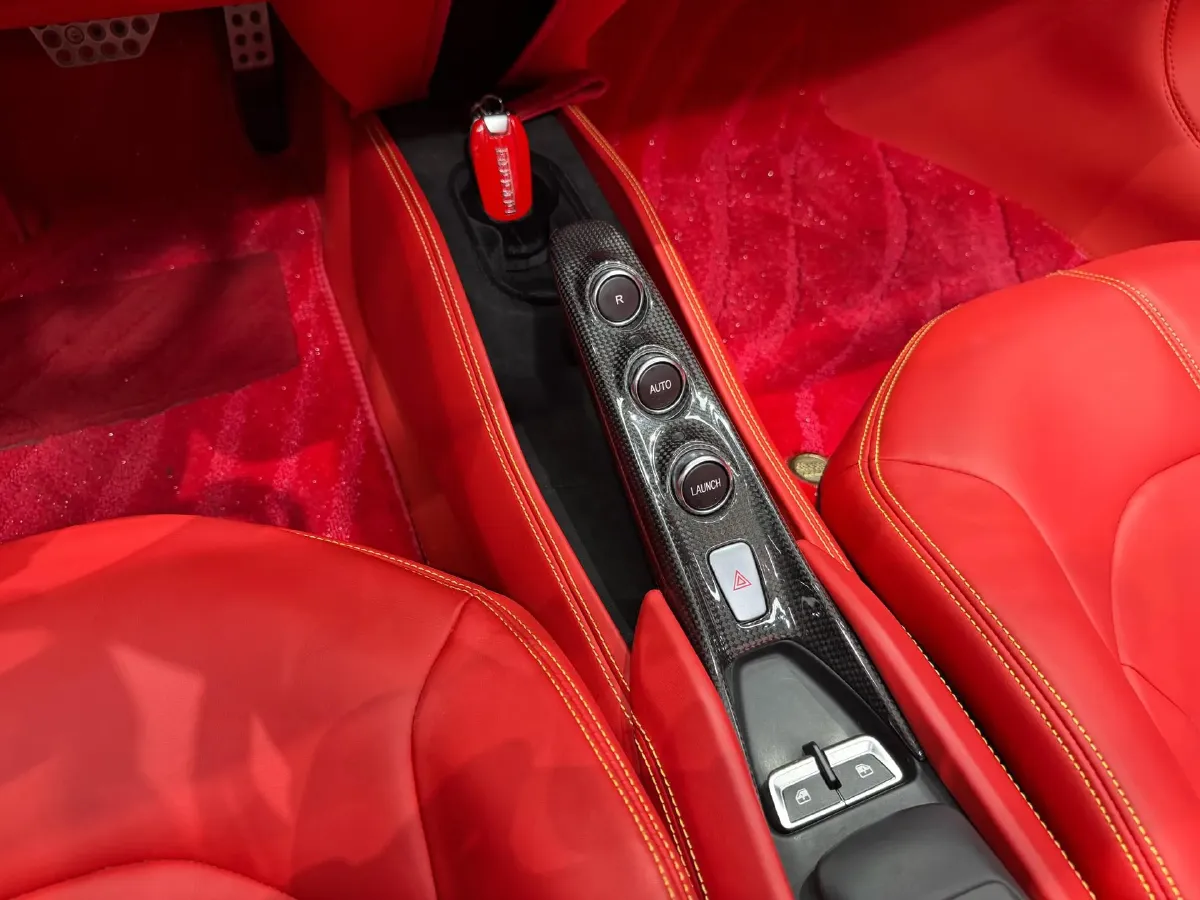 2020 Ferrari F8 3.9T 720HP V8 7DCT,autocango,china used car exporter,china ev exporter,chinese used car exporter,chinese used ev exporter