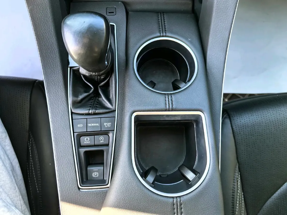 2019 Toyota Avalon 2.5L 209HP L4 8AT,autocango,china used car exporter,china ev exporter,chinese used car exporter,chinese used ev exporter