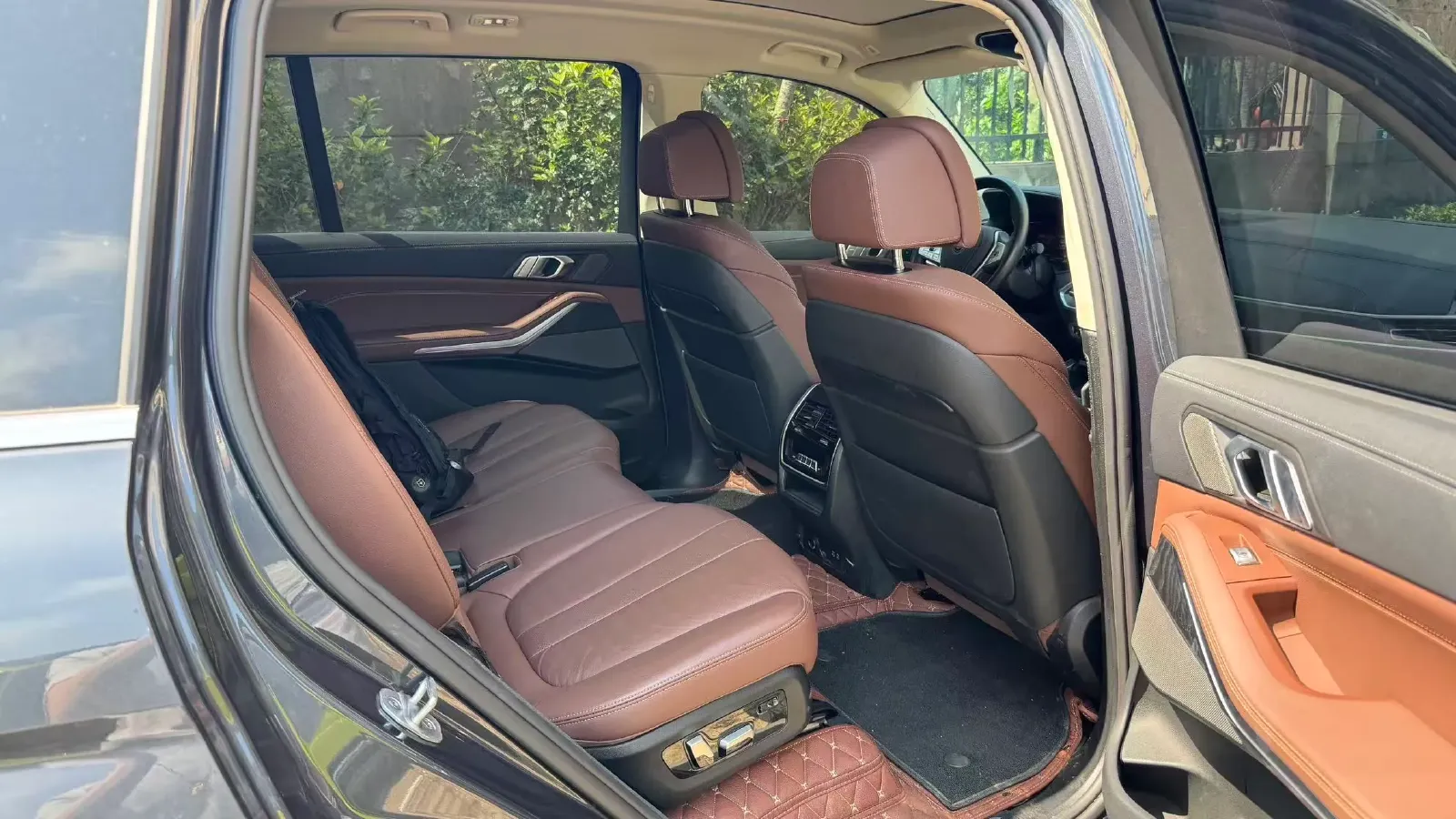 2021 BMW X7 3.0T 340HP L6 8AT,autocango,china used car exporter,china ev exporter,chinese used car exporter,chinese used ev exporter