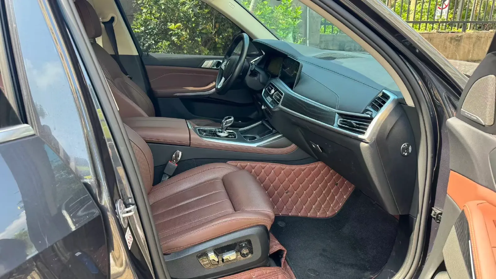 2021 BMW X7 3.0T 340HP L6 8AT,autocango,china used car exporter,china ev exporter,chinese used car exporter,chinese used ev exporter