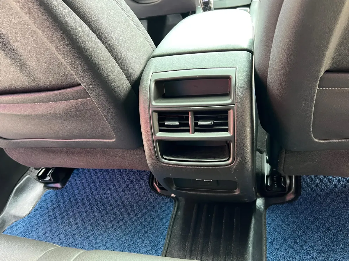 2022 Cadillac XT5 2.0T 237HP L4 9AT,autocango,china used car exporter,china ev exporter,chinese used car exporter,chinese used ev exporter