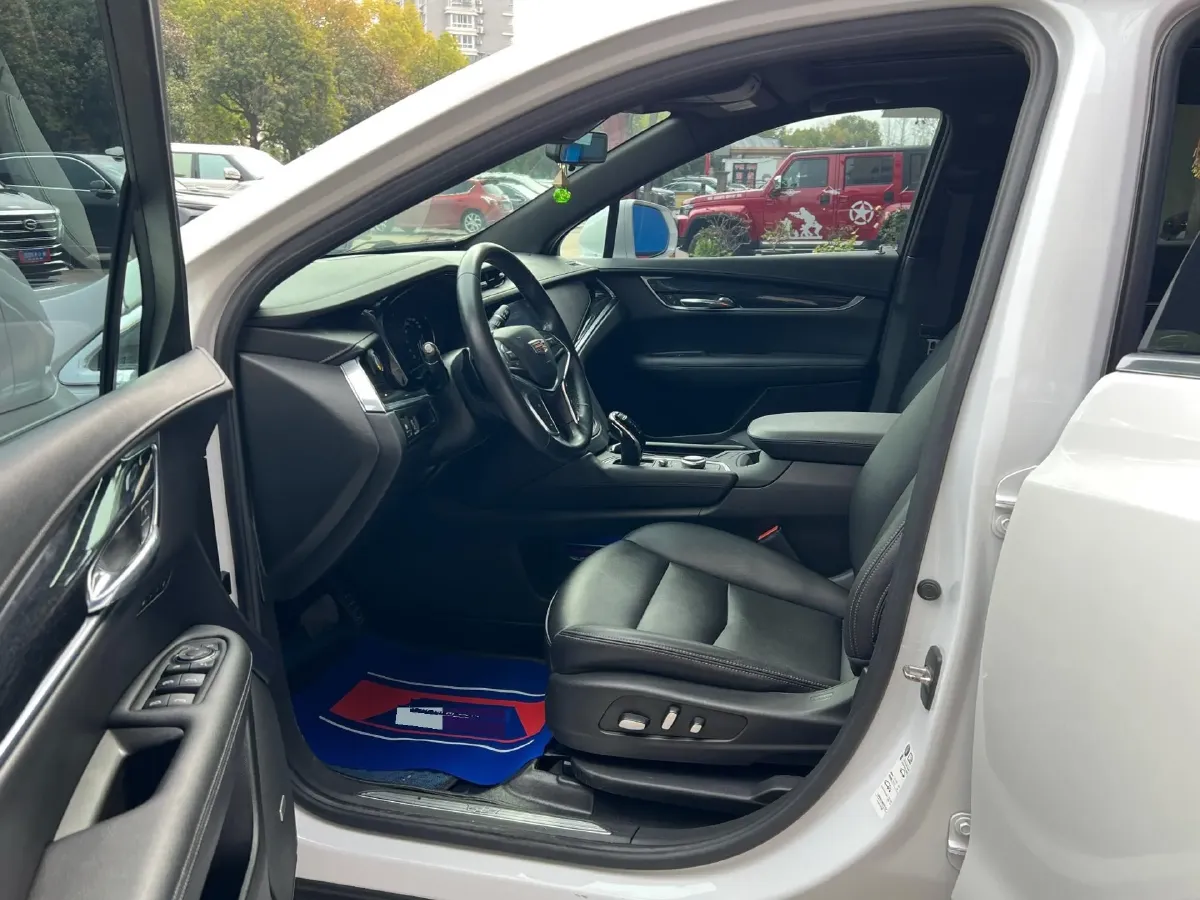 2022 Cadillac XT5 2.0T 237HP L4 9AT,autocango,china used car exporter,china ev exporter,chinese used car exporter,chinese used ev exporter