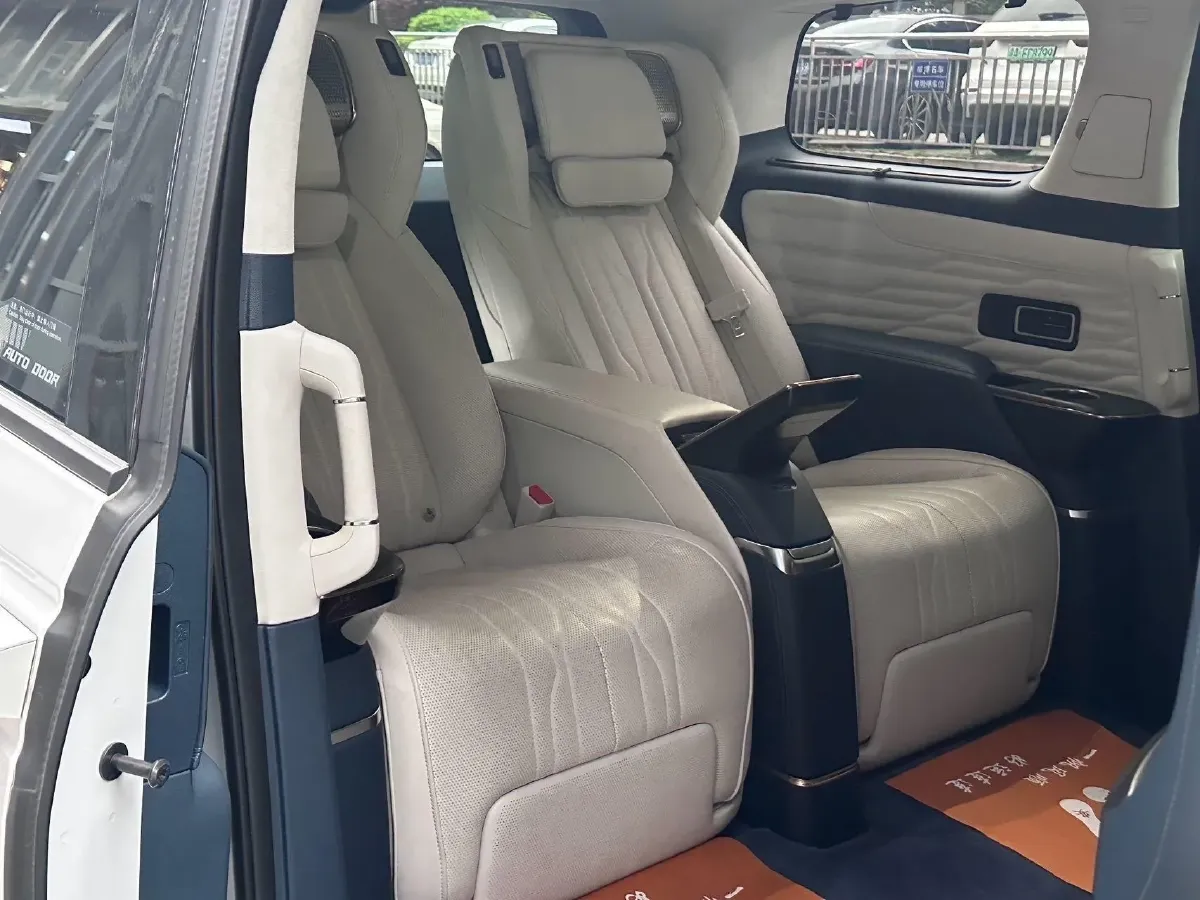 2023 Buick Century 2.0T 237HP L4 9AT,autocango,china used car exporter,china ev exporter,chinese used car exporter,chinese used ev exporter