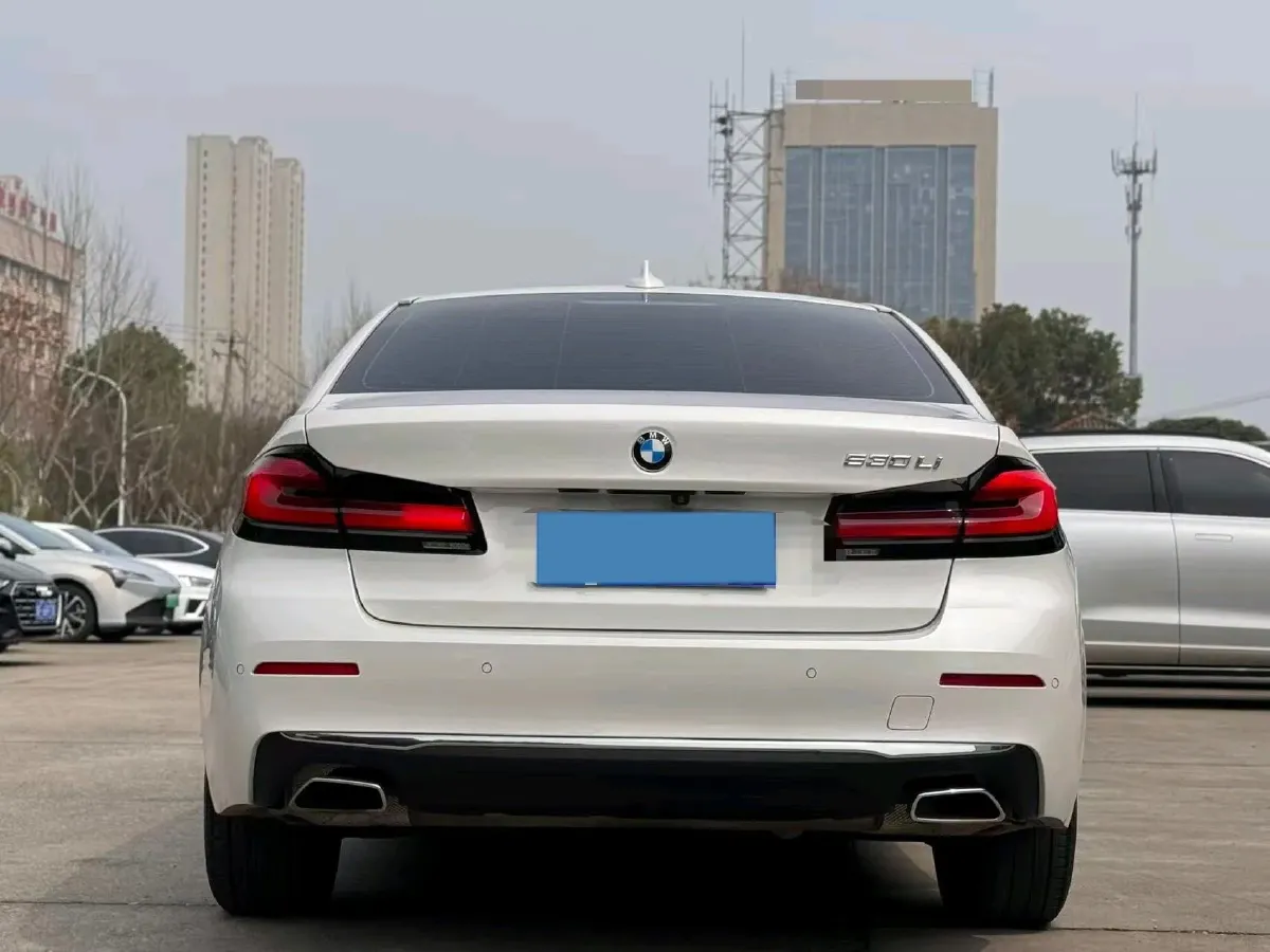 2022 BMW 5 Series 2.0T 252HP L4 8AT,autocango,china used car exporter,china ev exporter,chinese used car exporter,chinese used ev exporter