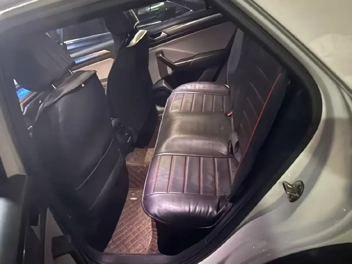 2023 Volkswagen T-Roc 1.5T 160HP L4 7DCT,autocango,china used car exporter,china ev exporter,chinese used car exporter,chinese used ev exporter