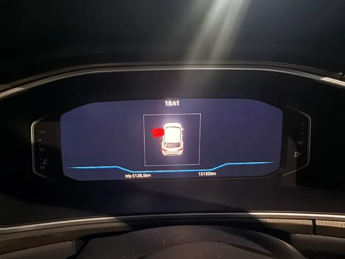 2023 Volkswagen T-Roc 1.5T 160HP L4 7DCT,autocango,china used car exporter,china ev exporter,chinese used car exporter,chinese used ev exporter