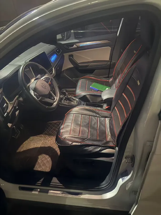 2023 Volkswagen T-Roc 1.5T 160HP L4 7DCT,autocango,china used car exporter,china ev exporter,chinese used car exporter,chinese used ev exporter