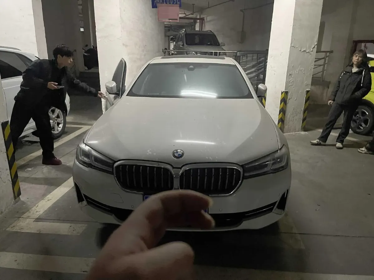 2022 BMW 5 Series 2.0T 184HP L4 8AT,autocango,china used car exporter,china ev exporter,chinese used car exporter,chinese used ev exporter