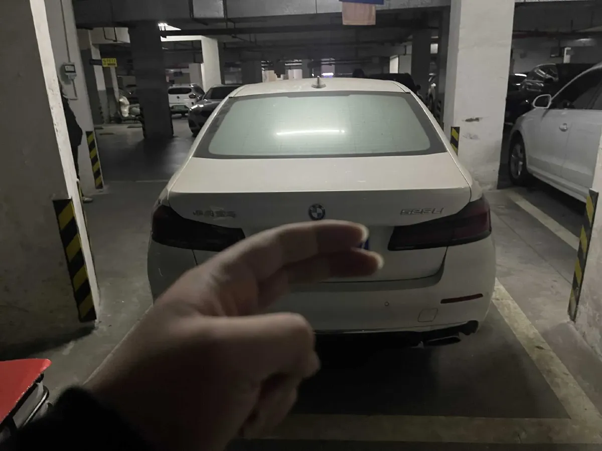 2022 BMW 5 Series 2.0T 184HP L4 8AT,autocango,china used car exporter,china ev exporter,chinese used car exporter,chinese used ev exporter