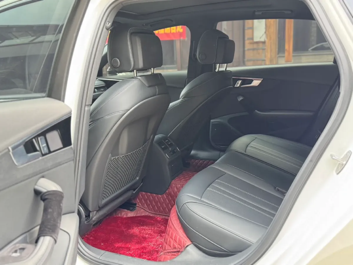 2024 Audi A4L 2.0T 190HP L4 7DCT,autocango,china used car exporter,china ev exporter,chinese used car exporter,chinese used ev exporter