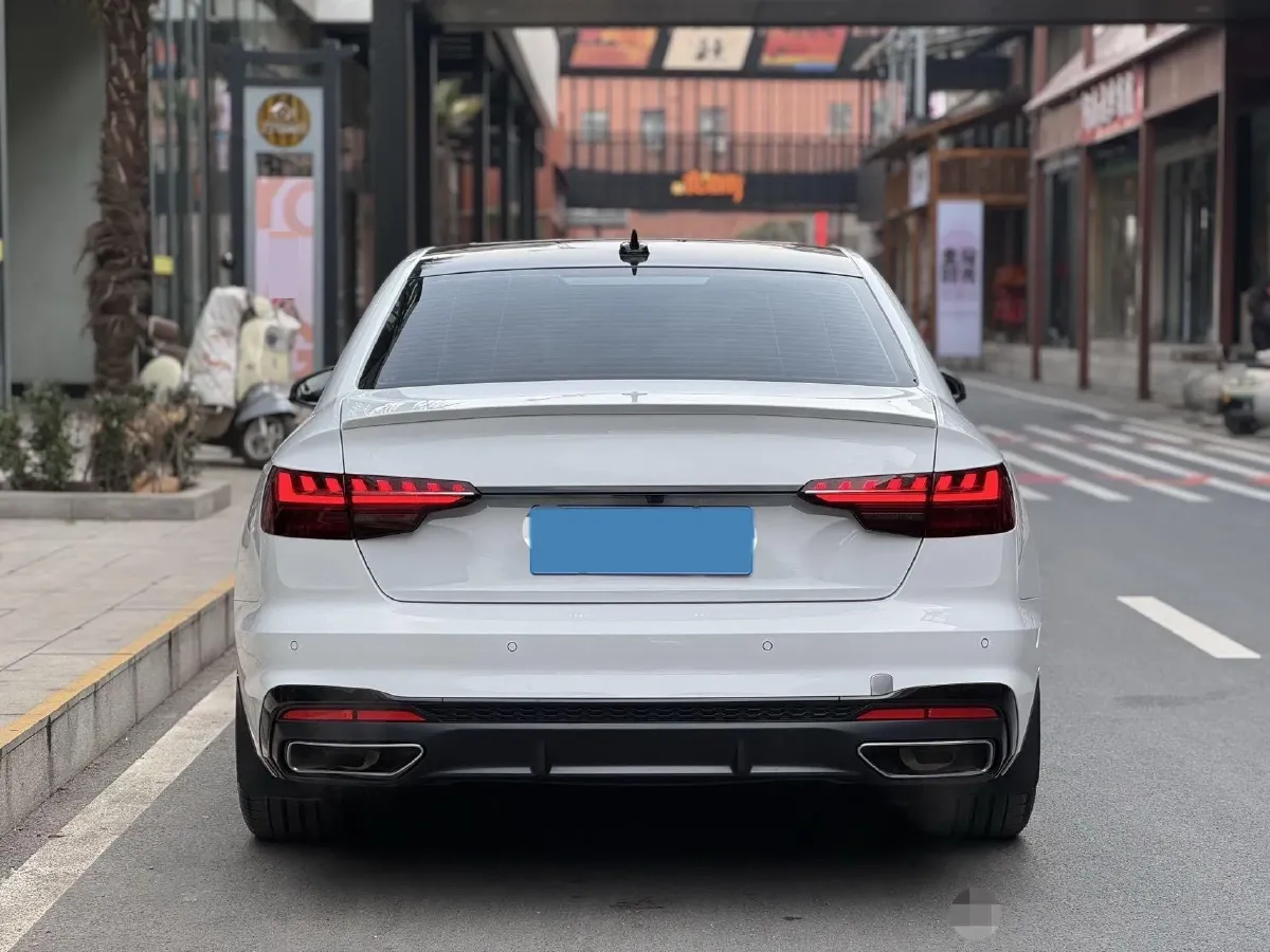 2024 Audi A4L 2.0T 190HP L4 7DCT,autocango,china used car exporter,china ev exporter,chinese used car exporter,chinese used ev exporter