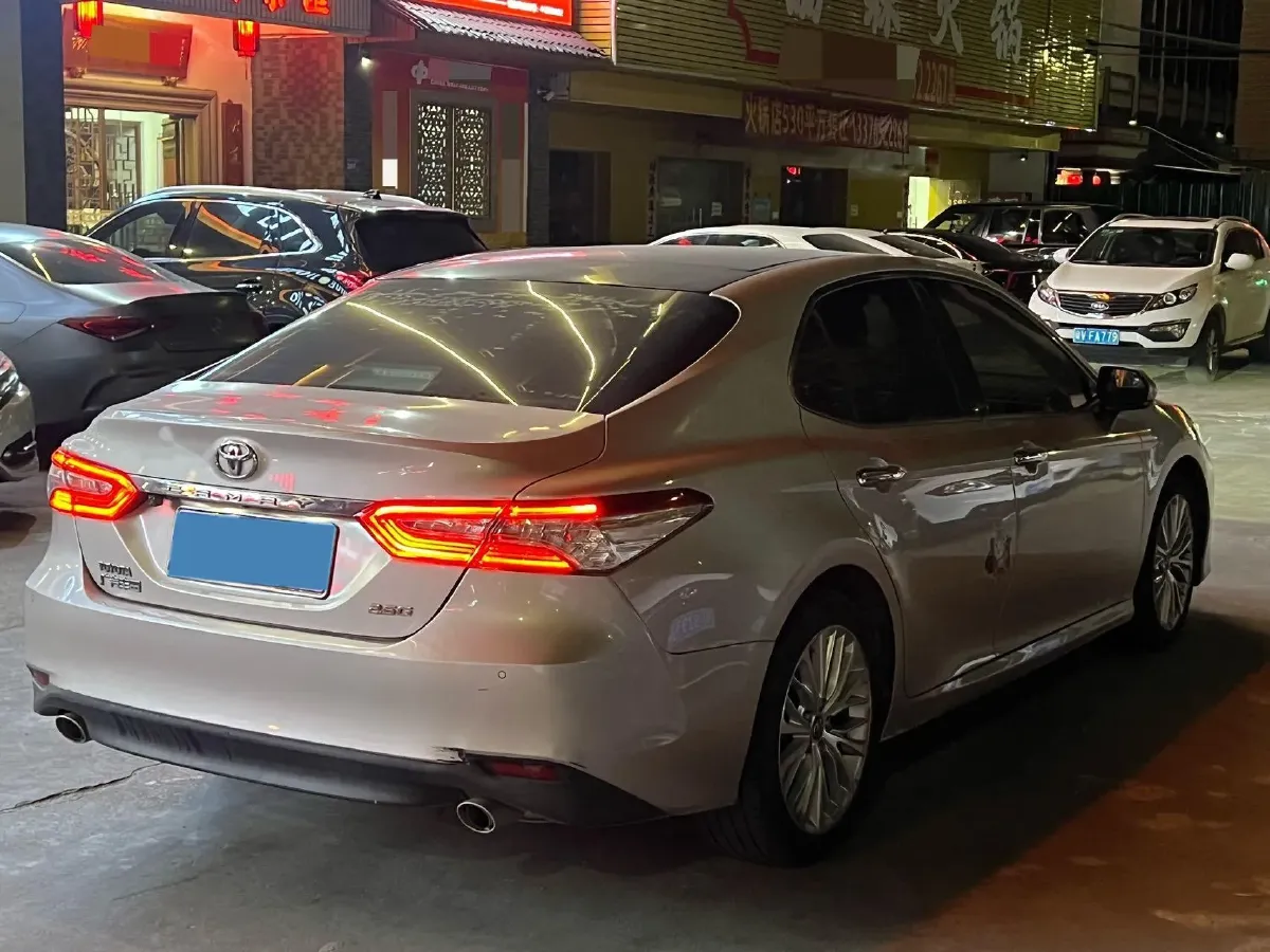2018 Toyota Camry 2.5L 209HP L4 8AT,autocango,china used car exporter,china ev exporter,chinese used car exporter,chinese used ev exporter