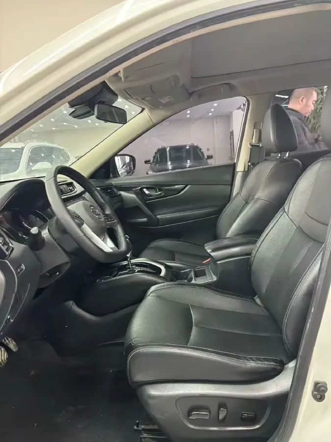 2021 Nissan X-Trail 2.0L 151HP L4 CVT,autocango,china used car exporter,china ev exporter,chinese used car exporter,chinese used ev exporter