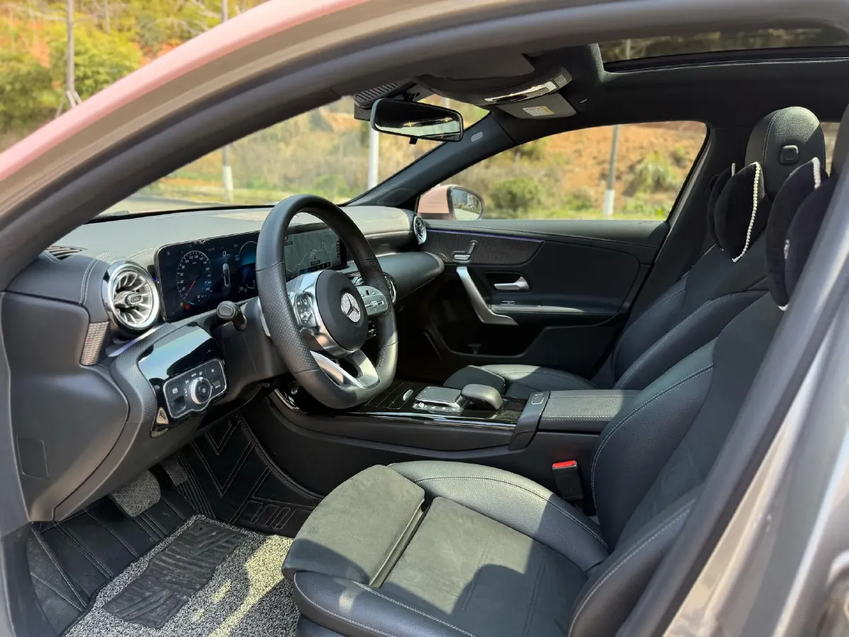 2021 Mercedes-Benz A Class 1.3T 163HP L4 7DCT,autocango,china used car exporter,china ev exporter,chinese used car exporter,chinese used ev exporter