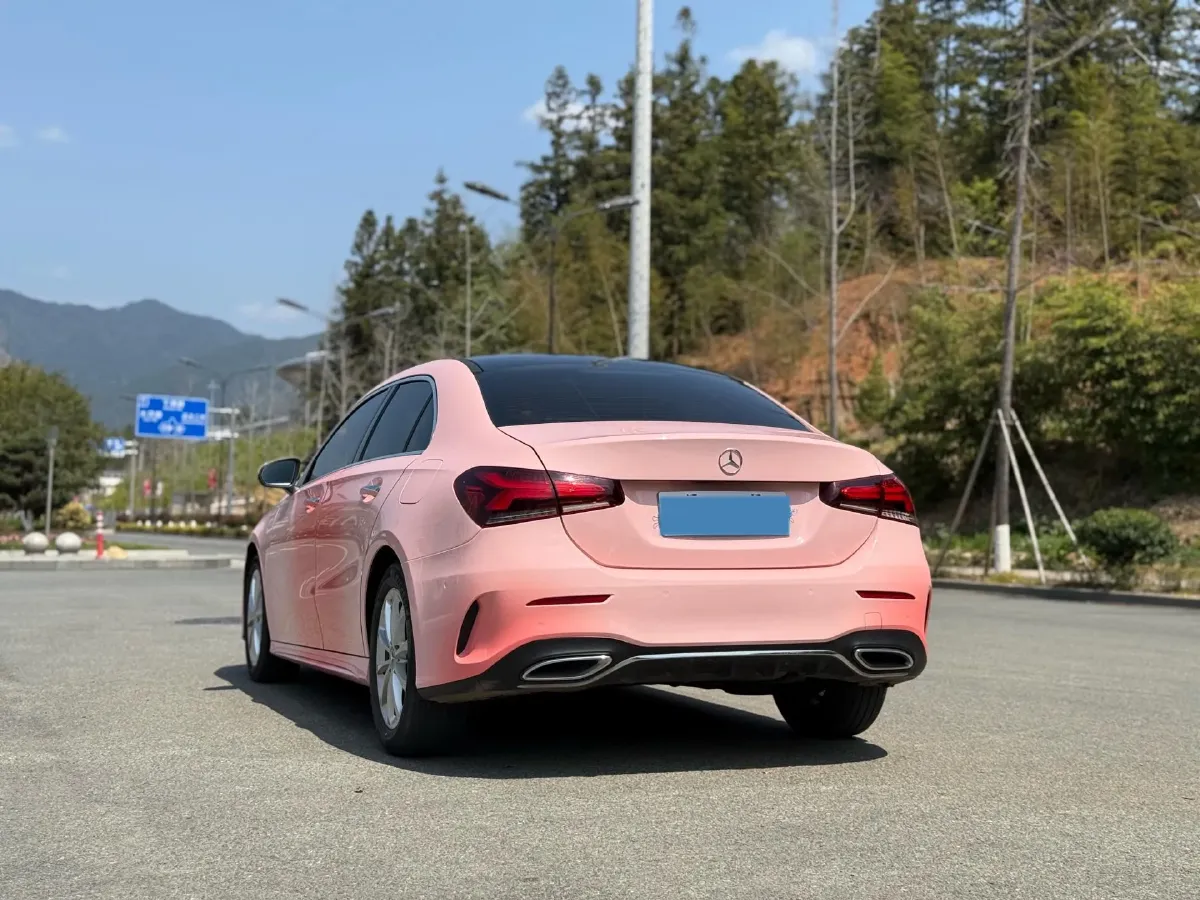 2021 Mercedes-Benz A Class 1.3T 163HP L4 7DCT,autocango,china used car exporter,china ev exporter,chinese used car exporter,chinese used ev exporter